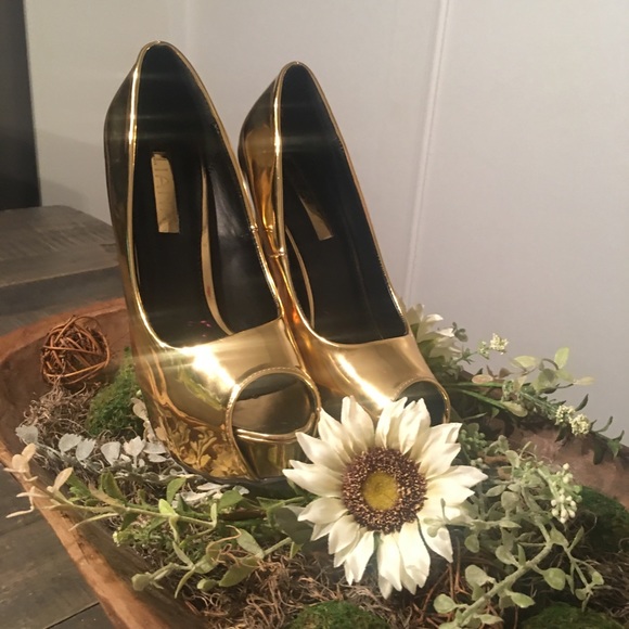 Liliana Shoes - Liliana Gold Patent Leather Platform Stiletto Sz7